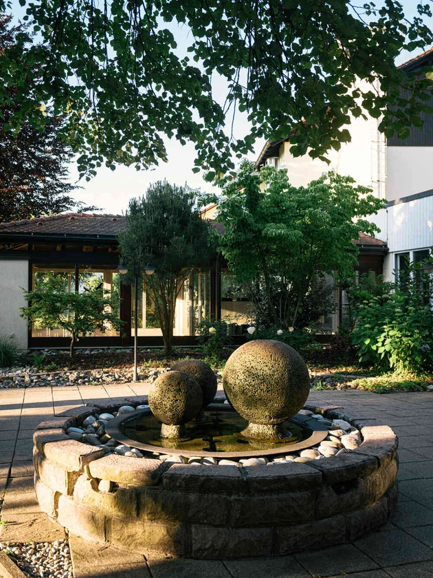 Brunnen in einer Gartenanlage