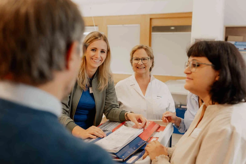 Team der Oberberg Fachklinik Schwarzwald bei einner Besprechung